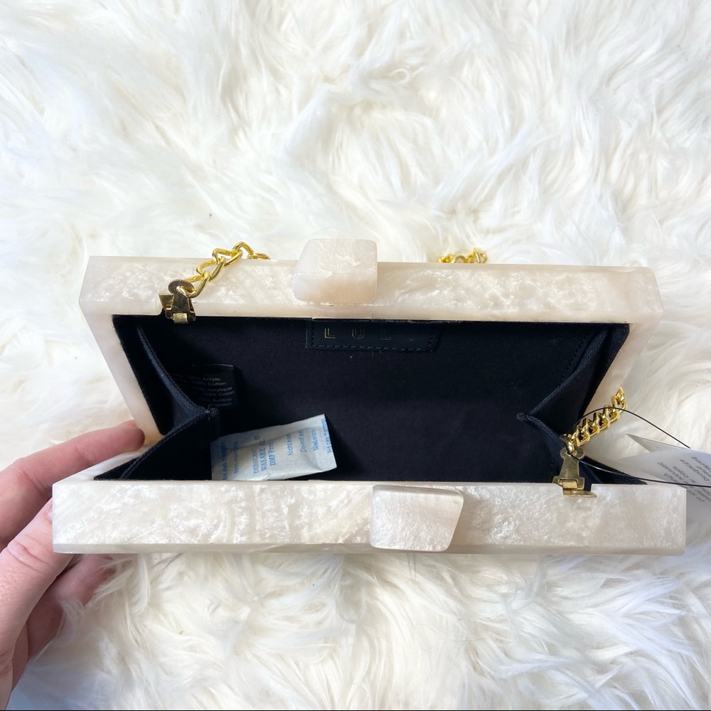 Glitter bride clutch with gold chain removable strap - Picture 3 of 5